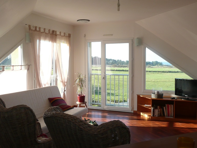 Maison entoure de verdure, au calme absolu  2 pas des plages