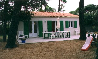 Ferienhaus mit grossem Garten nah dem Strand